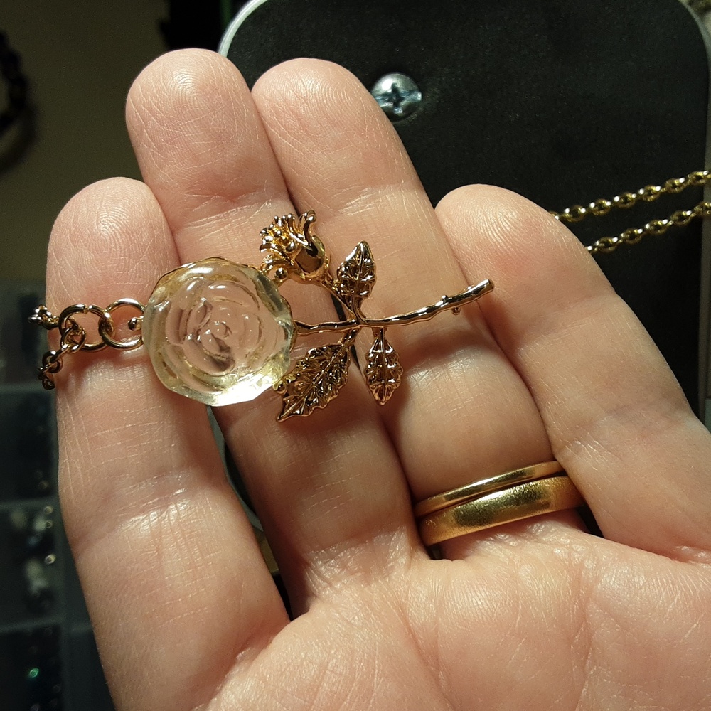 Hand Crafted Rose Necklace Gold Tone 24" Long Chain Limited Edition - Picture 5 of 6